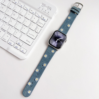 Little Daisy vyšívaný denim remienok pre Apple Watch s kolíkovou sponou, uvedenie 2025