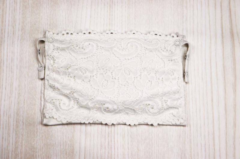 Γυναικείο σετ τριών halter τοπ από δαντέλα και modal, sling στυλ, ελαστικό ύφασμα, μήκος 50–65 cm