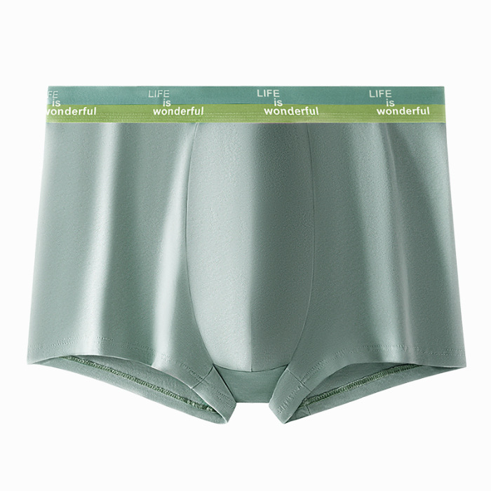 Meeste bokserid, 95–100% puuvillast kudum, keskmise taljejojojoonega, hingavad ja elastsed, kirkšnies vooder viskoos 80–90%.