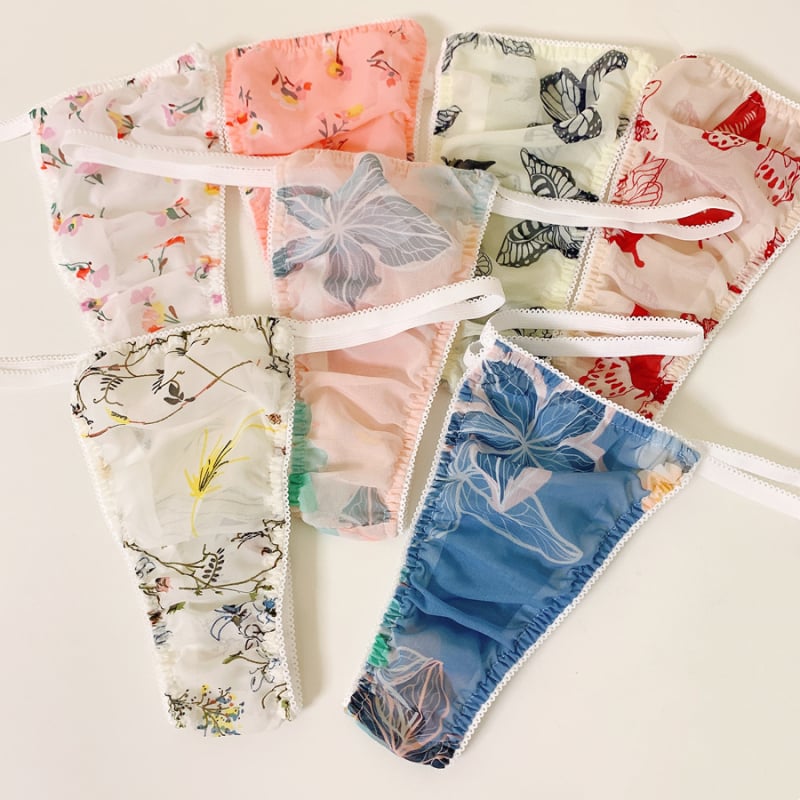 Férfi tangabugyi elülső zsebbel, antik stílusú romantikus dizájn, légáteresztő és testformáló anyag, alacsony derekú, virágos és állatos mintás, minden évszakban viselhető