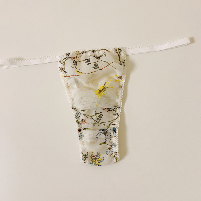 Férfi tangabugyi elülső zsebbel, antik stílusú romantikus dizájn, légáteresztő és testformáló anyag, alacsony derekú, virágos és állatos mintás, minden évszakban viselhető