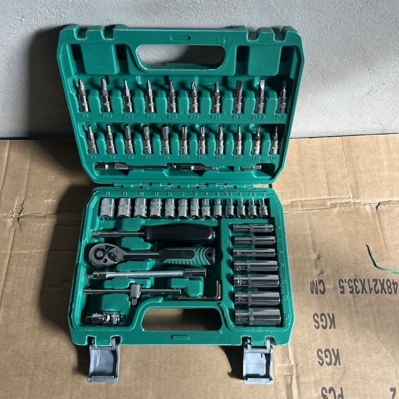 Комплект инструменти за ремонт на автомобили, 46 части, гнезда и гаечни ключове, мултифункционален
