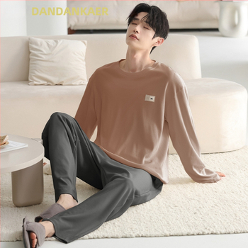 Pijamale pentru bărbați – set, din bumbac pur, mâneci lungi, guler rotund, stil ușor sportiv; grosime medie 161–180 g/m², respirante, confortabile, potrivite pentru purtare în exterior