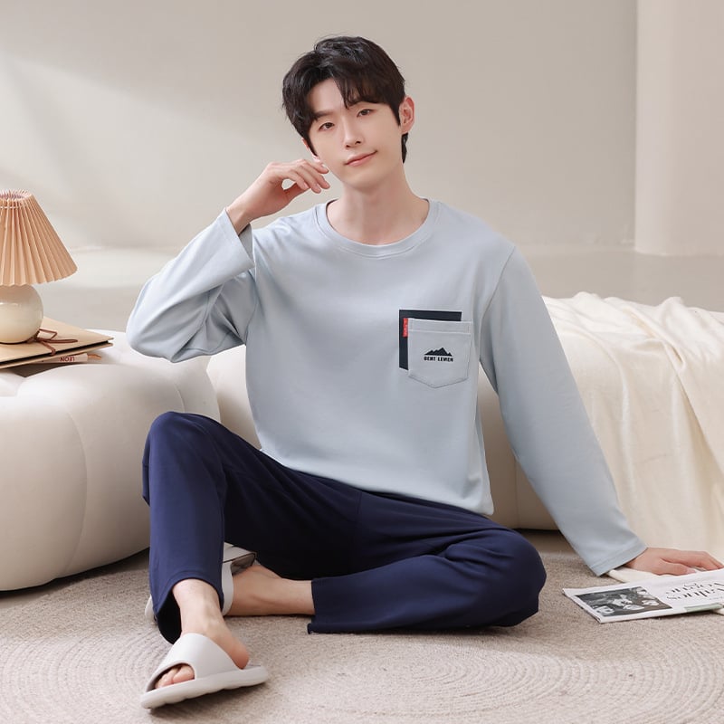 Pijamale pentru bărbați – set, din bumbac pur, mâneci lungi, guler rotund, stil ușor sportiv; grosime medie 161–180 g/m², respirante, confortabile, potrivite pentru purtare în exterior