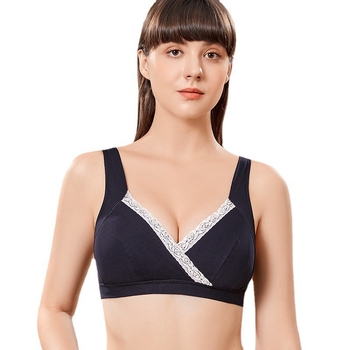 Vezeték nélküli szoptatós melltartó, pamutban gazdag anyag (90–95%), közepesen formázott kosarak, hátul három soros záródással, szoptatáshoz