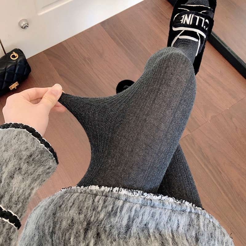 Sametist leggingid, paksud, triibuline muster, salendav efekts