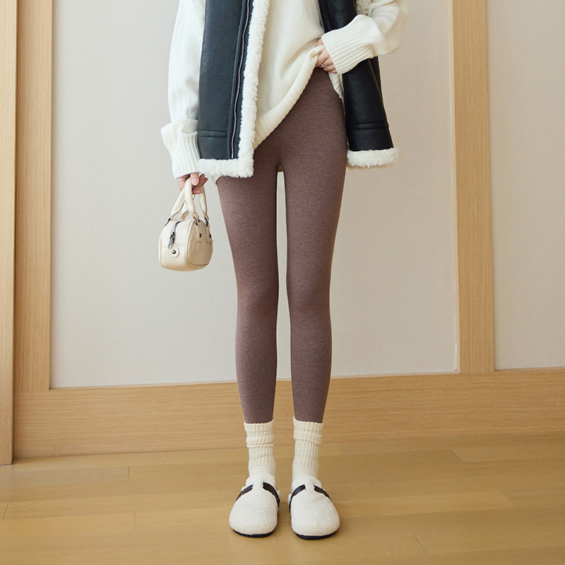 Naiste kõrge vöökohaga matt viimistlusega leggingid, seesine fliisvooder, puuvill-Lycra segu (80–90% puuvill, <30% Lycra), tihe lõige