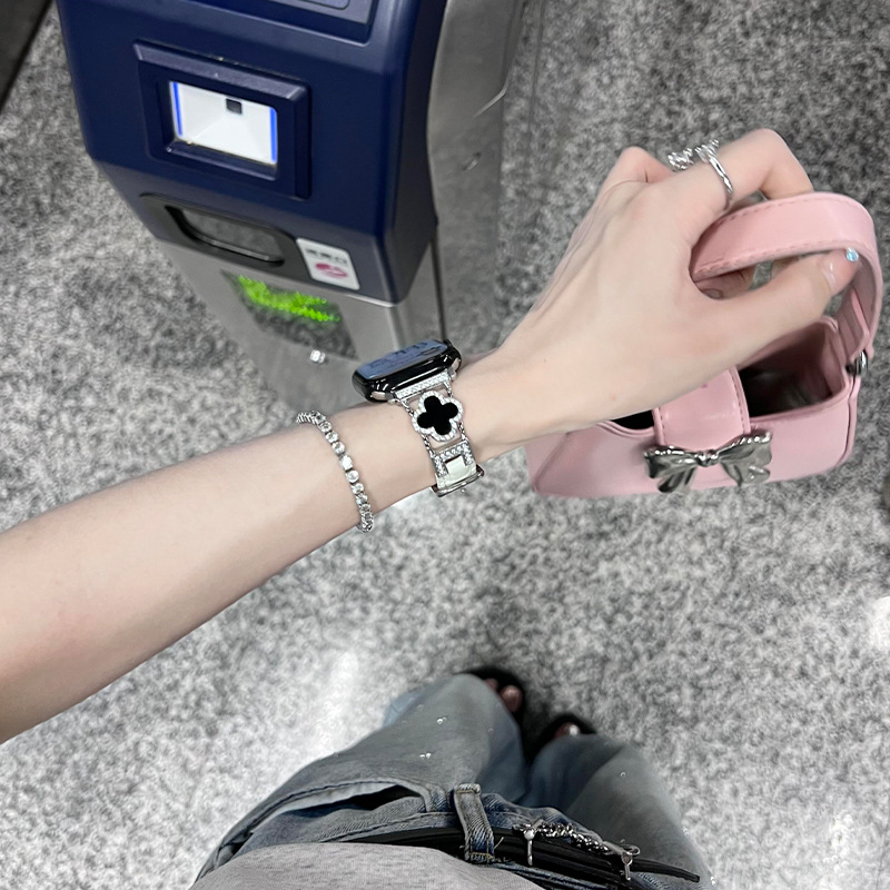 Remen za sat od krokodilske kože s motivom četiri lista za Apple Watch (prirodna koža; kopča s pinom; prilagođene veličine sučelja; minimalistički stil)