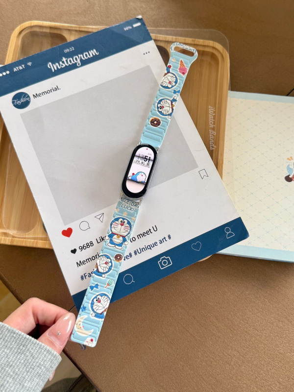 Brățară din silicon Cartoon Cat pentru Xiaomi: brand SH; compatibilă cu Xiaomi Band 9/10, Xiaomi 8 Pro, Redmi Watch 4/5; lansare 2025; cataramă magnetică