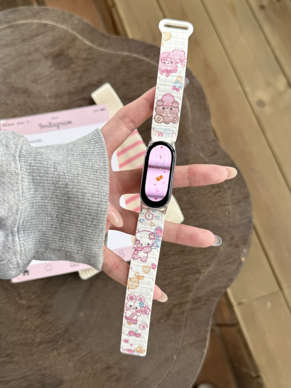 Brățară din silicon Cartoon Cat pentru Xiaomi: brand SH; compatibilă cu Xiaomi Band 9/10, Xiaomi 8 Pro, Redmi Watch 4/5; lansare 2025; cataramă magnetică