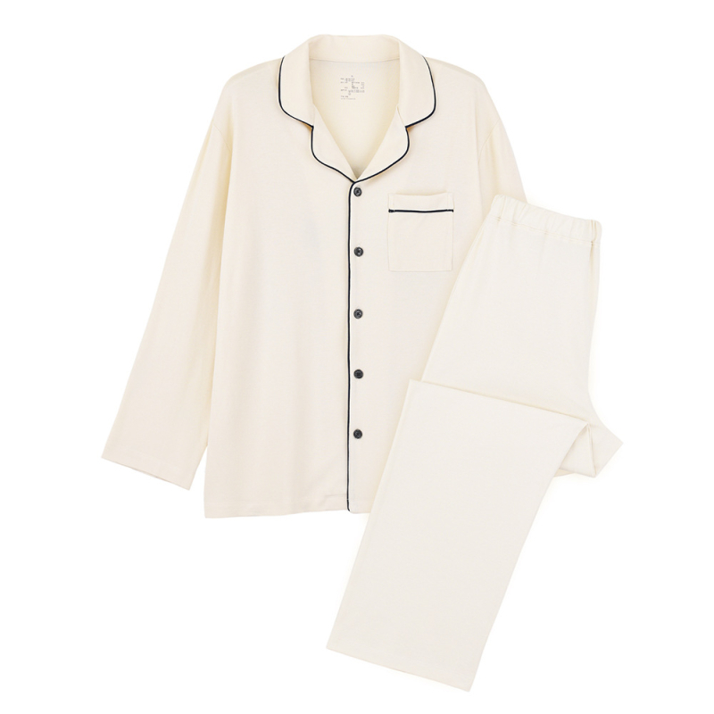 Японски стил модал-памучен пижамен комплект за жена и мъж – 54% модал, 39% памук, 7% еластан; средно тегло 161–180 g/m²; лапово яка, дълги ръкави, панталони; домашно облекло за всички сезони