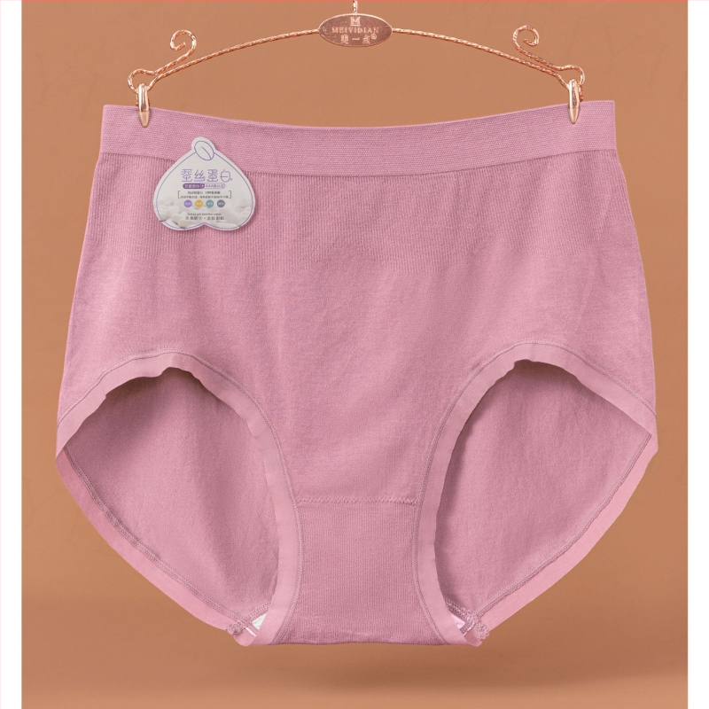 Безшевни дамски бикини с висока талия, дишащи, основна материя: регенерирана целулоза 70–80%, подплата на чатала: регенерирана целулоза 70–80%, прежда 61–70d, подходящи за всички сезони