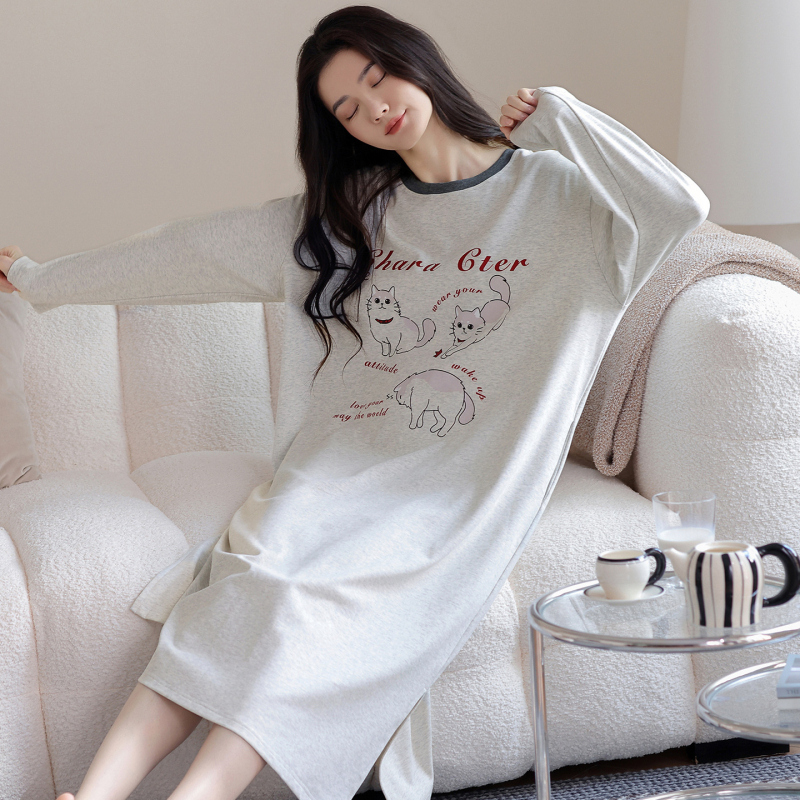 Μονόσωμο βαμβακερό νυχτερινό ρούχο για γυναίκες – μακριά μανίκια, στρογγυλός λαιμός, μεσαίο μήκος, κατάλληλο για εξωτερική χρήση