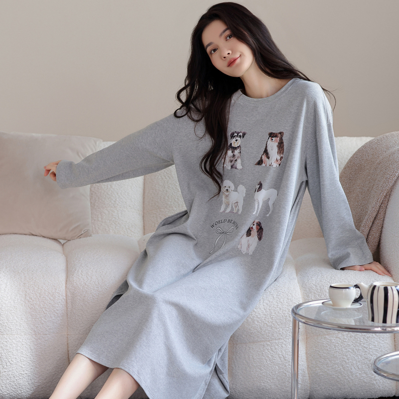 Μονόσωμο βαμβακερό νυχτερινό ρούχο για γυναίκες – μακριά μανίκια, στρογγυλός λαιμός, μεσαίο μήκος, κατάλληλο για εξωτερική χρήση