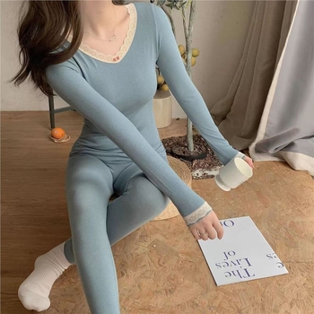 Moterų terminis apatinių komplektas su ilgu viršutiniu ir kelnėmis, aptemptas siluetas, aukšta juosta, rudens-žiemos pagrindinis sluoksnis — Poliesteris; pagrindinis audinys: triušio kailis; ekstra storas 401–500 g/m²; vienas sluoksnis; liesas kirpimas