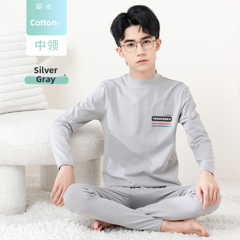 Paaugliai – rudens terminis komplektas vyrams – medvilninės viršūnės ir kelnaitės, plonas audinys, vienas sluoksnis, 181–200 g/m², išlaiko šilumą, vidutinio juosmens