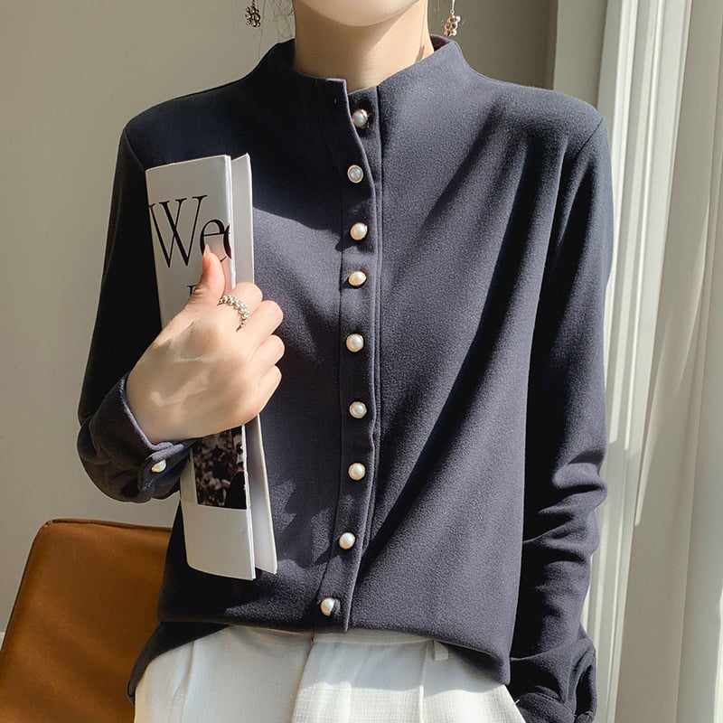 Kreklis kardigāns no ķīmisko šķiedru maisījuma ar poliesteru, vienkrāsains, stāvošā apkakle, garas piedurknes, pūderēta virsma, pērlīšu pogas, izsmalcināts ikdienas stils, garums 50–65 cm