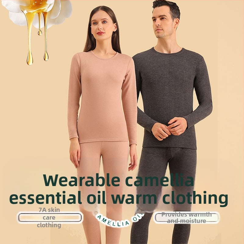 Terminis apatinių komplektas iš Derong audinio, ribota tekstūra, viršus su apvaliu kaklu ir kelnaitės; 95% poliesteris, 5% elastanas; 210 g/m2; vieno sluoksnio; anti-pilling; vidutinė šiluma.