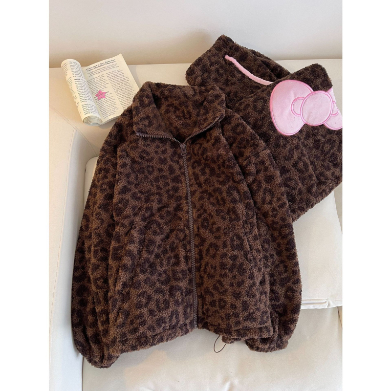 Set de pijamale pentru femei, imprimeu leopard, din fleece coral, gros, 201–250 g/m², guler rotund, mâneci lungi