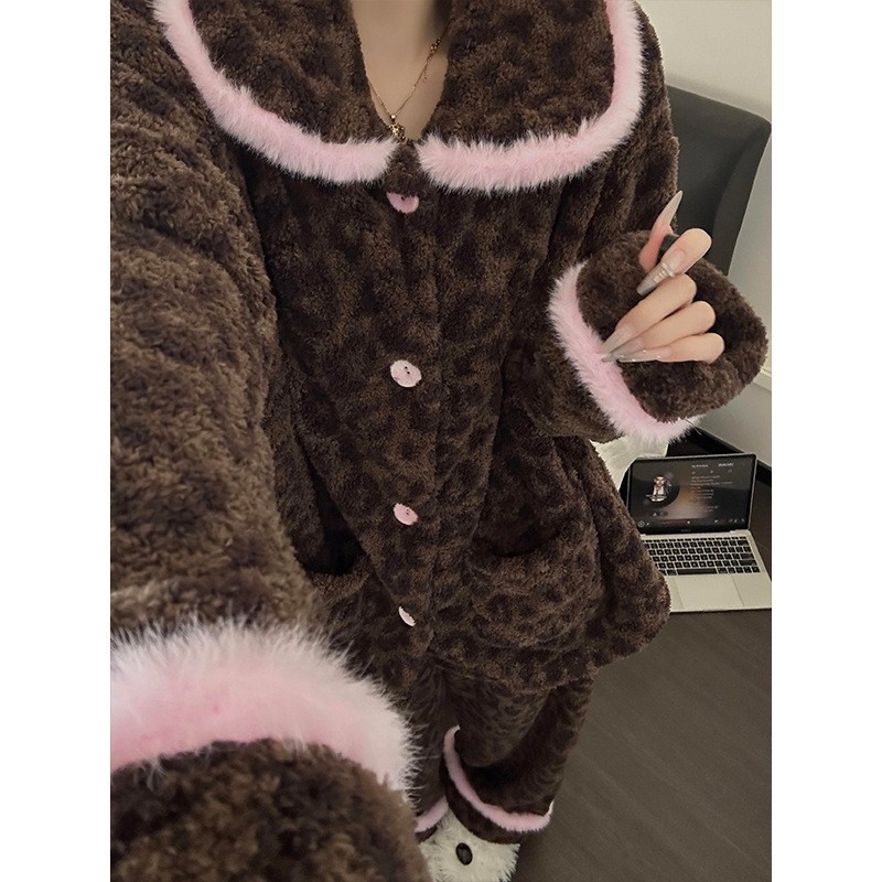 Set de pijamale pentru femei, imprimeu leopard, din fleece coral, gros, 201–250 g/m², guler rotund, mâneci lungi