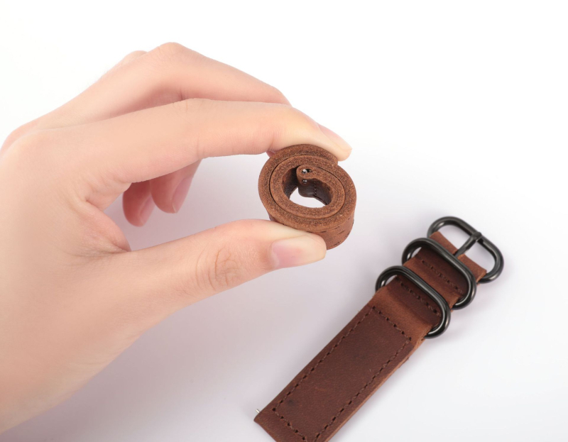 Ādas siksna viedpulksteņiem Huawei, Samsung un Apple — Retro stils, Literatūra un Māksla, Ātra atvienošana