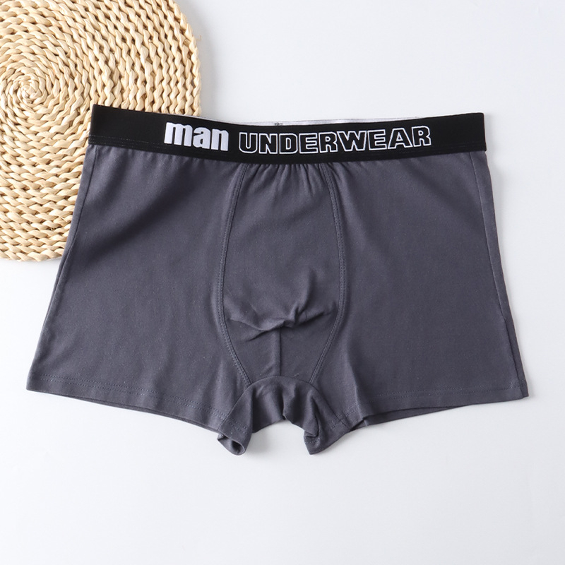 Meeste puuvillased bokserid, hingavad, keskmise talje, ühetoonilised, 95–100% puuvill