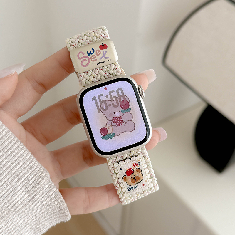 Remen za Apple Watch Series 10 od najlona, pleteni, s magnetskom kopčom i slatkim motivom medvjedića
