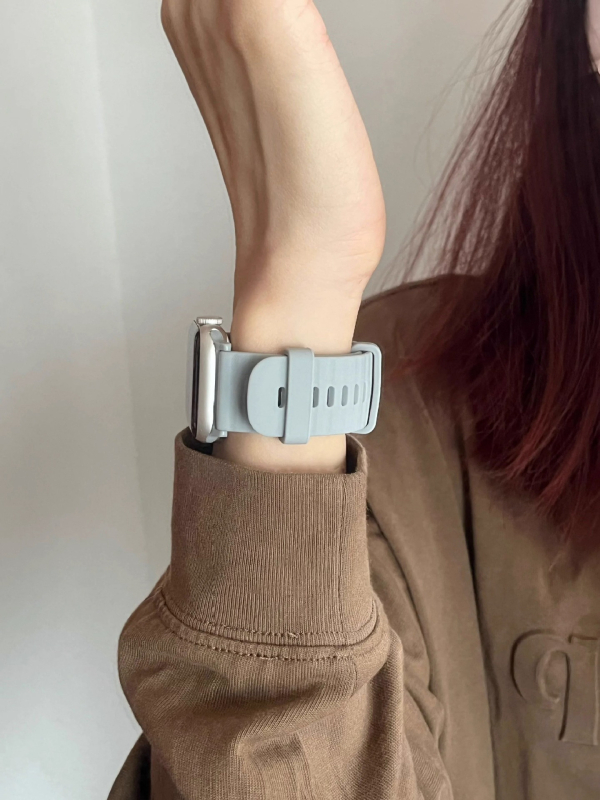 Silikonska narukvica za Apple Watch S8, moderan novi dizajn.
