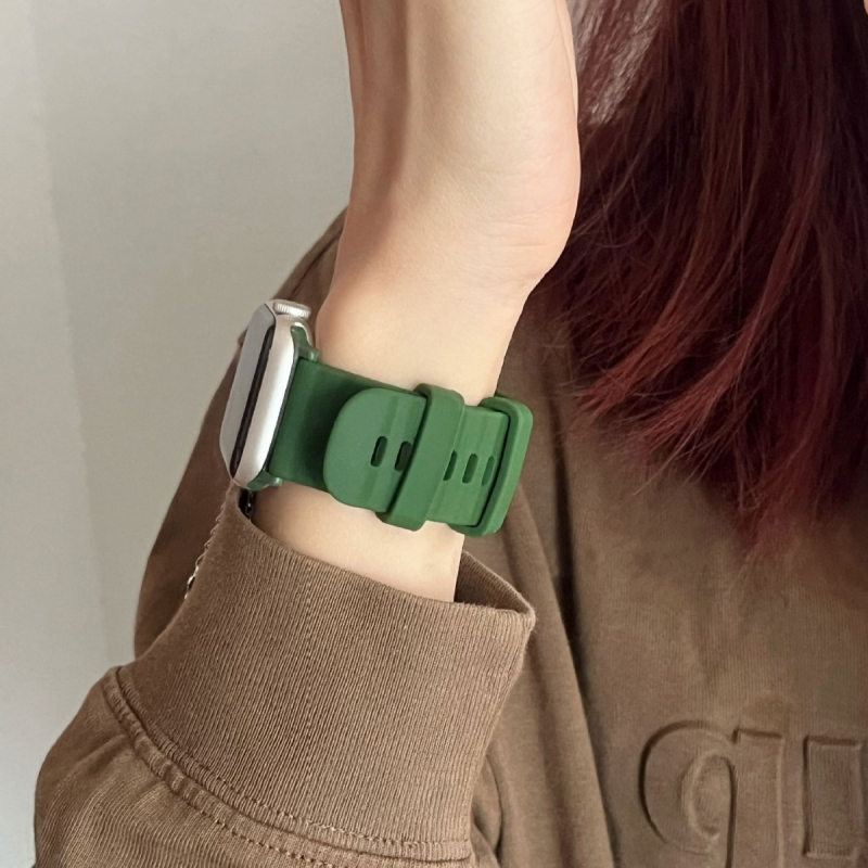 Silikonska narukvica za Apple Watch S8, moderan novi dizajn.