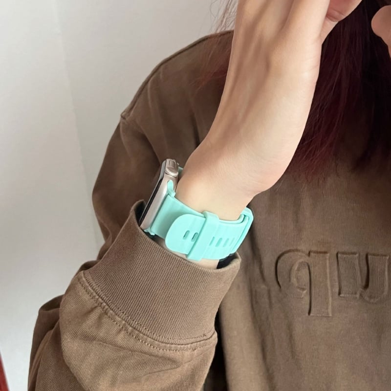 Silikonska narukvica za Apple Watch S8, moderan novi dizajn.