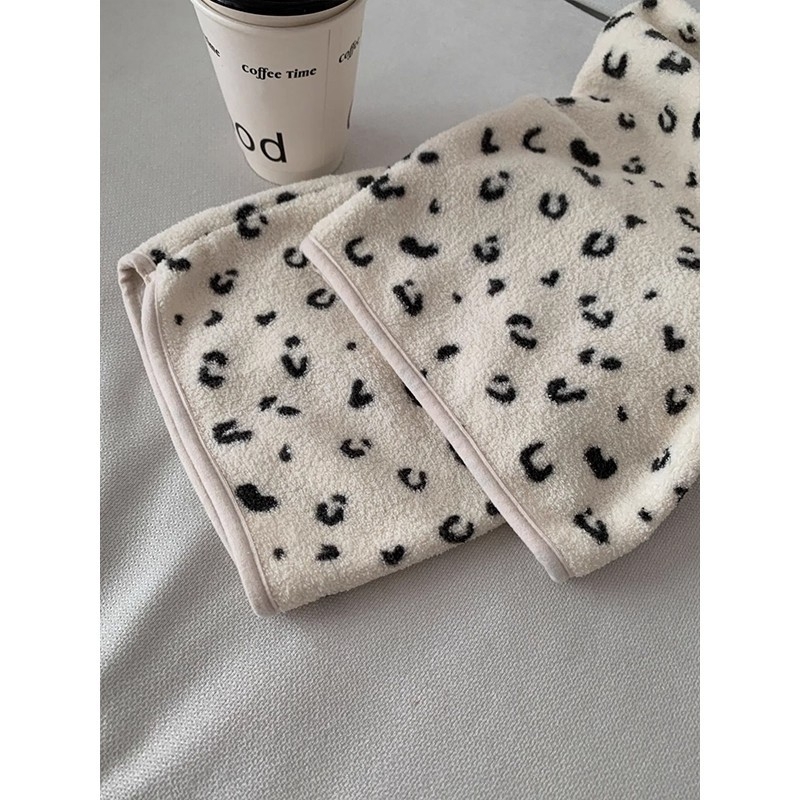 Női pizsamaszett, téli vastag poliészter, körkörös nyakú, hosszú ujjú