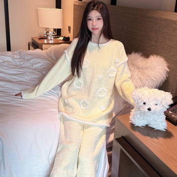 Pijamale pentru femei, toamnă–iarnă — catifea semi-velur, căptușite cu fleece, grosime extra 301–350 g/m², guler rotund, pantaloni lungi