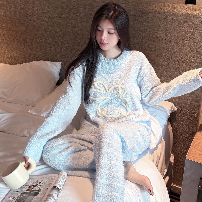 Pijamale pentru femei, toamnă–iarnă — catifea semi-velur, căptușite cu fleece, grosime extra 301–350 g/m², guler rotund, pantaloni lungi