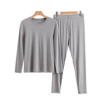 Férfiaknak gyapjú termikus alsóruha garnitúra: felső és nadrág, vastag anyag 201–250 g/m², velúr bélés, kerek nyakú, hosszú ujjú