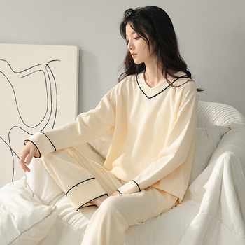 Ženski pidžama set od pamuka s vafl teksturom, dugi rukavi, okrugli izrez, udoban kućni loungewear za zimu, proljeće i jesen; pogodan i za nošenje na otvorenom. Model 0079.