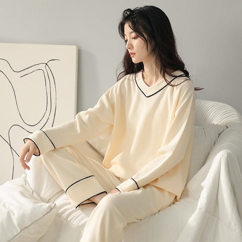 Ženski pidžama set od pamuka s vafl teksturom, dugi rukavi, okrugli izrez, udoban kućni loungewear za zimu, proljeće i jesen; pogodan i za nošenje na otvorenom. Model 0079.