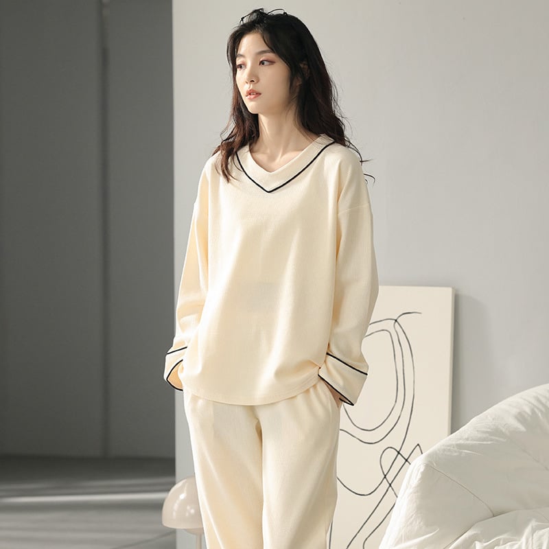 Ženski pidžama set od pamuka s vafl teksturom, dugi rukavi, okrugli izrez, udoban kućni loungewear za zimu, proljeće i jesen; pogodan i za nošenje na otvorenom. Model 0079.