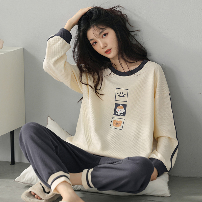 Ženski pidžama set od pamuka s vafl teksturom, dugi rukavi, okrugli izrez, udoban kućni loungewear za zimu, proljeće i jesen; pogodan i za nošenje na otvorenom. Model 0079.