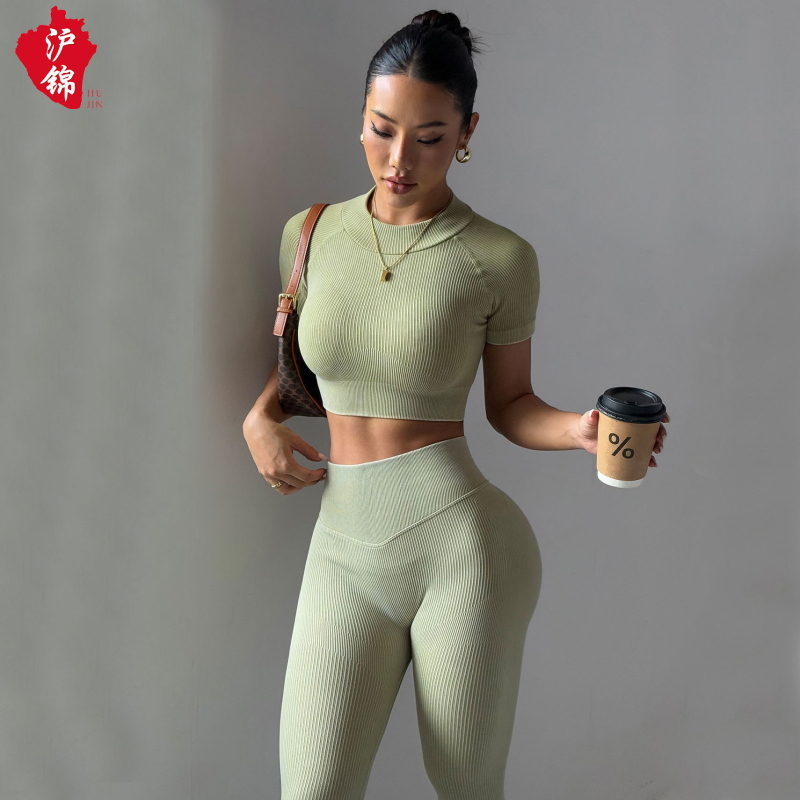 Set de yoga fără cusături pentru femei — Top scurt cu mânecă tip pulover + Pantaloni de yoga talie înaltă pentru ridicare fesieri, amestec nylon/spandex 90/10, include inserții pentru sân
