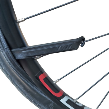 Kalnu velosipēdu riepu remonta komplekts bez līmes — plāksteri un instrumenti plastmasas kastē