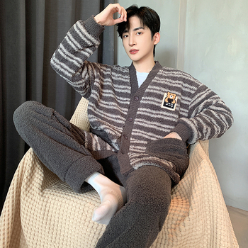 Vyriski pižamos komplektas iš koralo veliūro fliso su kardiganu – stora, šilta, ilgos rankovės ir kelnės, poliesteris 90–95%, žiema, namų dėvėjimui