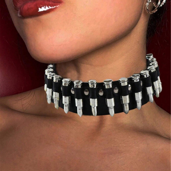 Unisex pank stiliaus kaklo papuošalas su kulkos pakabuku (sąlyginis lydinys), dirbtinė oda, peilio grandinė, daugiasluoksniai geometriniai raštai, cosplay aksesuaras