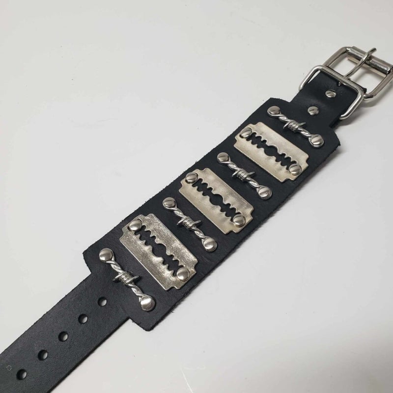 Unisex pank stiliaus kaklo papuošalas su kulkos pakabuku (sąlyginis lydinys), dirbtinė oda, peilio grandinė, daugiasluoksniai geometriniai raštai, cosplay aksesuaras