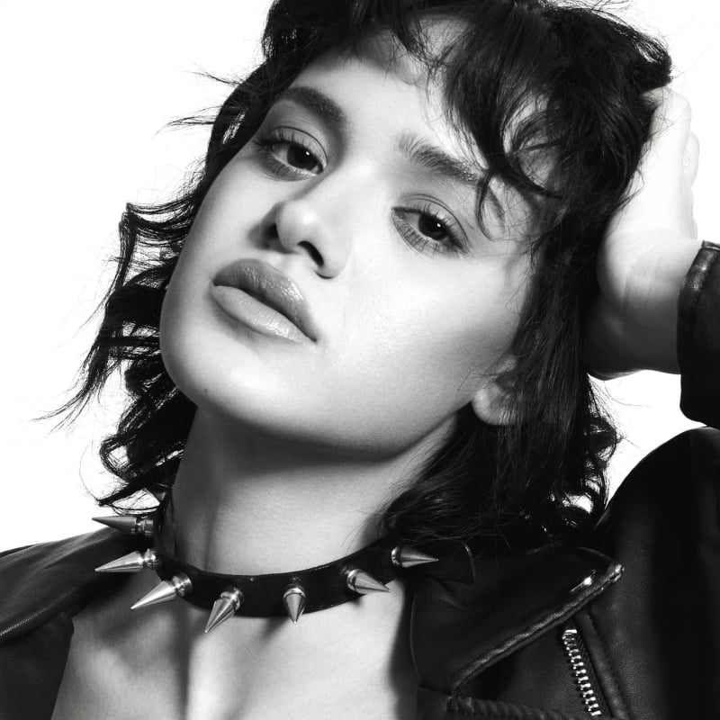 Unisex pank stiliaus kaklo papuošalas su kulkos pakabuku (sąlyginis lydinys), dirbtinė oda, peilio grandinė, daugiasluoksniai geometriniai raštai, cosplay aksesuaras