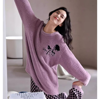 Pijamale Coral Velvet, căptușite gros, guler rotund, mâneci lungi, pantaloni