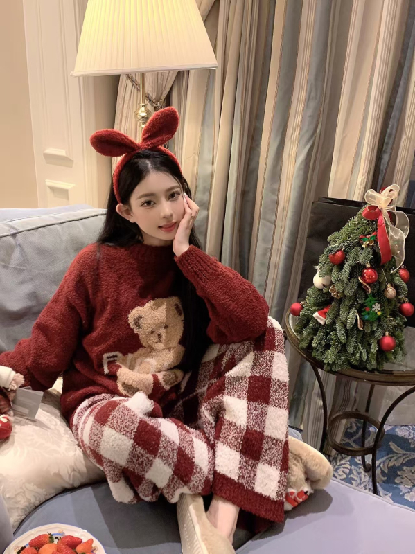 Pijamale Coral Velvet, căptușite gros, guler rotund, mâneci lungi, pantaloni