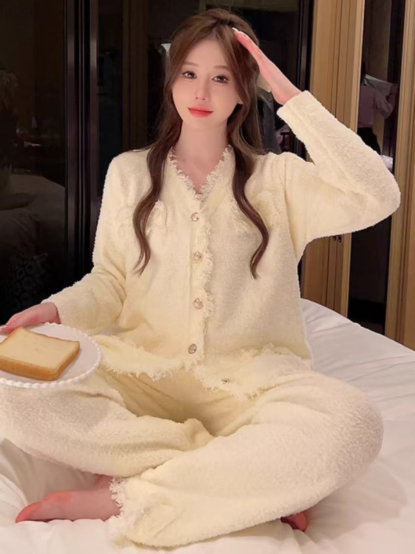 Pijamale Coral Velvet, căptușite gros, guler rotund, mâneci lungi, pantaloni