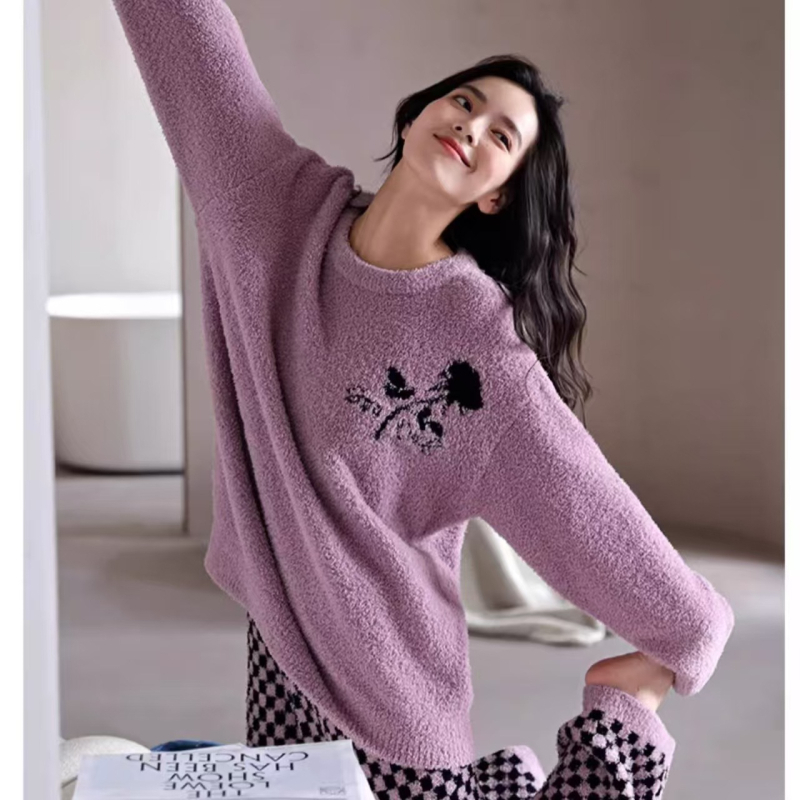 Pijamale Coral Velvet, căptușite gros, guler rotund, mâneci lungi, pantaloni