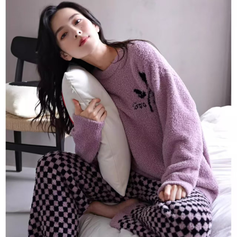 Pijamale Coral Velvet, căptușite gros, guler rotund, mâneci lungi, pantaloni