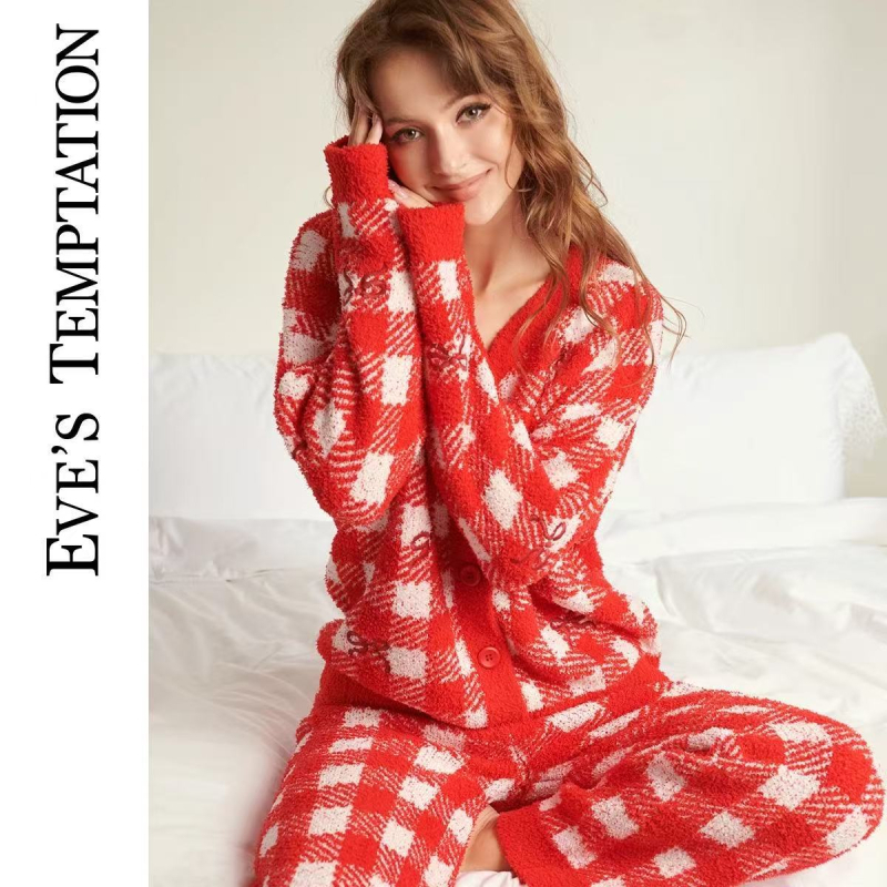 Pijamale Coral Velvet, căptușite gros, guler rotund, mâneci lungi, pantaloni